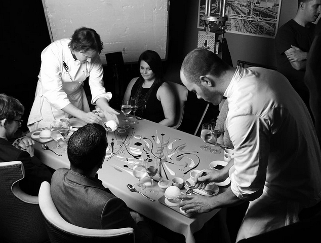 En Grant Achaz preparant un dels seus postres