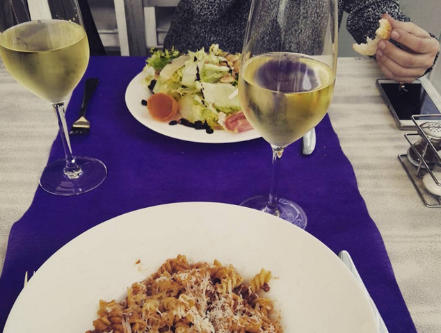 Una taula del restaurant Som Terra de Mataró
