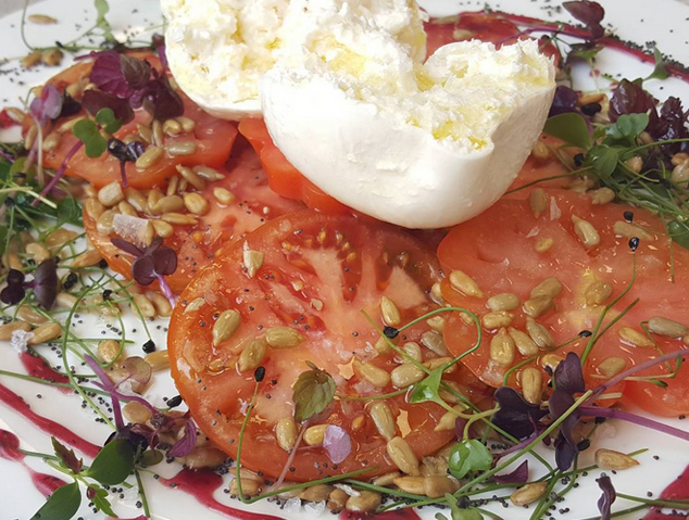 Un plat de tomàquet del restaurant Som Terra de Mataró