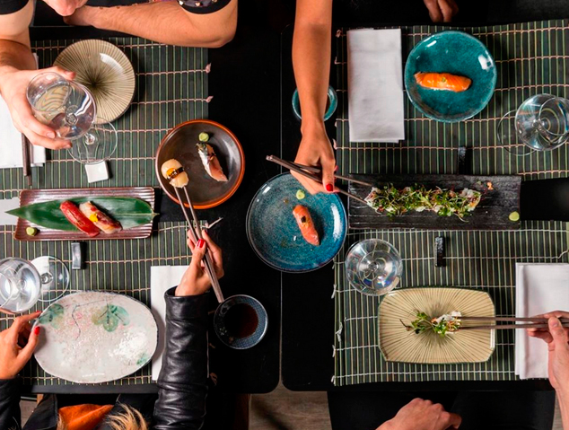 Una taula del Hapo Sake Bar