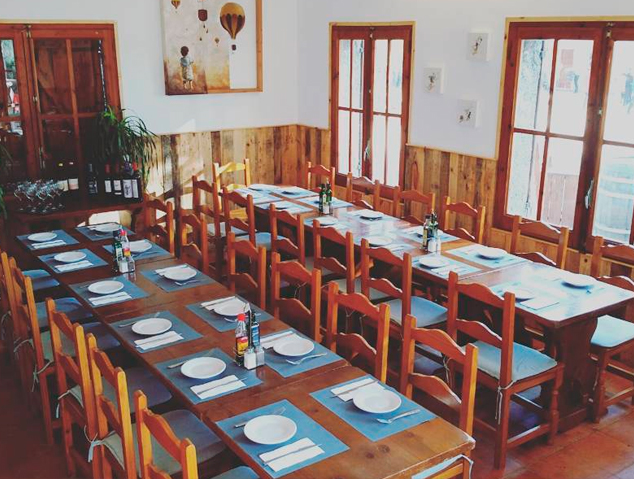 Menjador interior del Tarannà Parc Forestal de Mataró