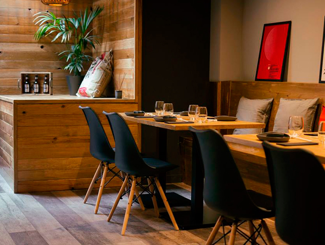 Interior del restaurant ROMO Taverna Japonesa