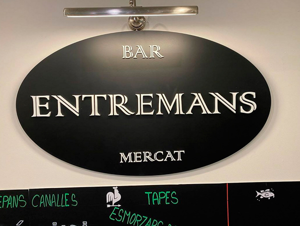 Interior del Bar Entremans del Masnou