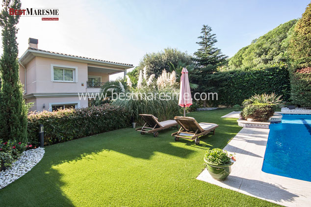 Una de les cases de l'immobiliària BestMaresme a Teià