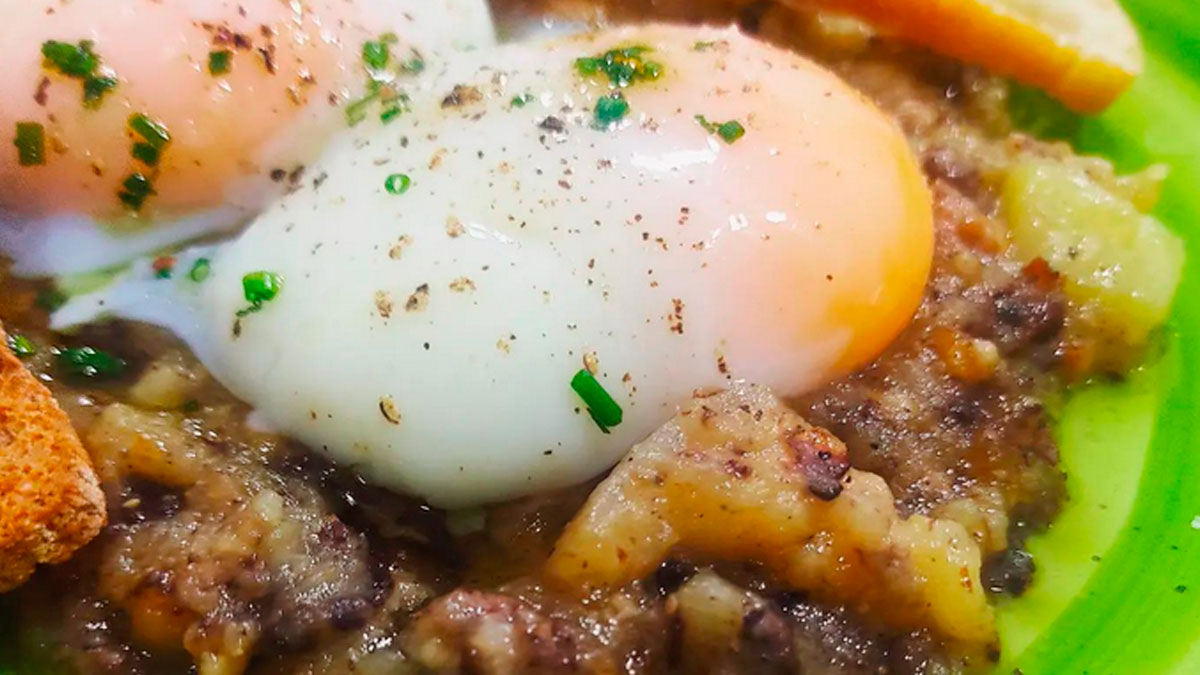 ous al plat del restaurant la laru de mataro
